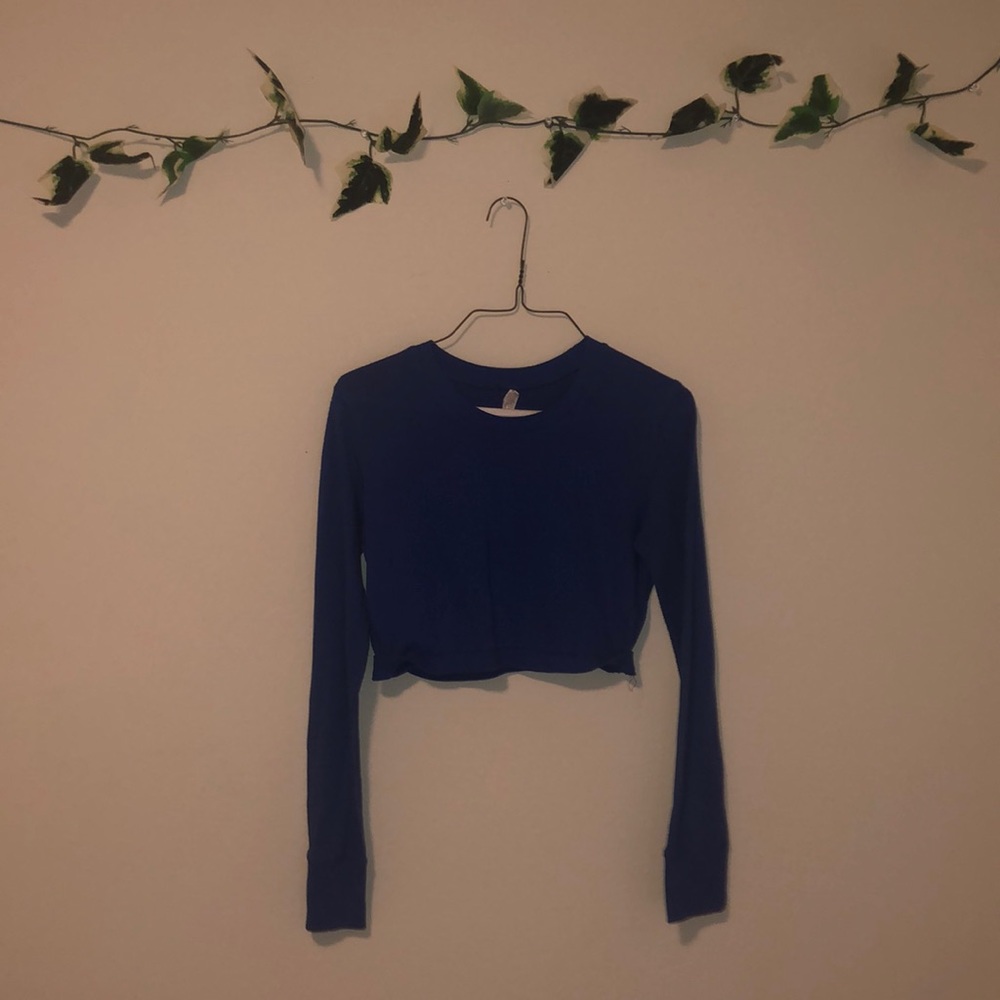 Long sleeve blue crop top